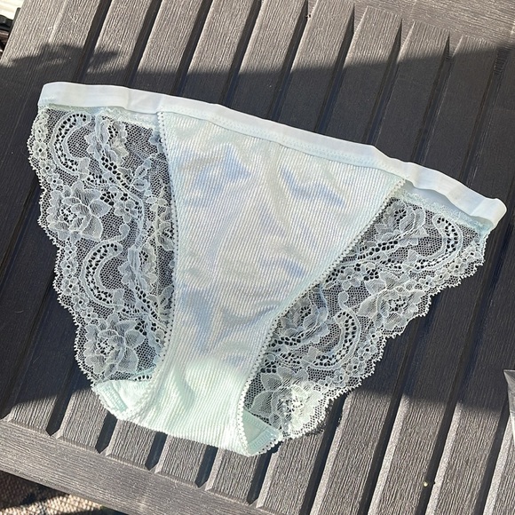 Victoria’s Secret - Luxe Velvet String Bikini - Large - Picture 4 of 13